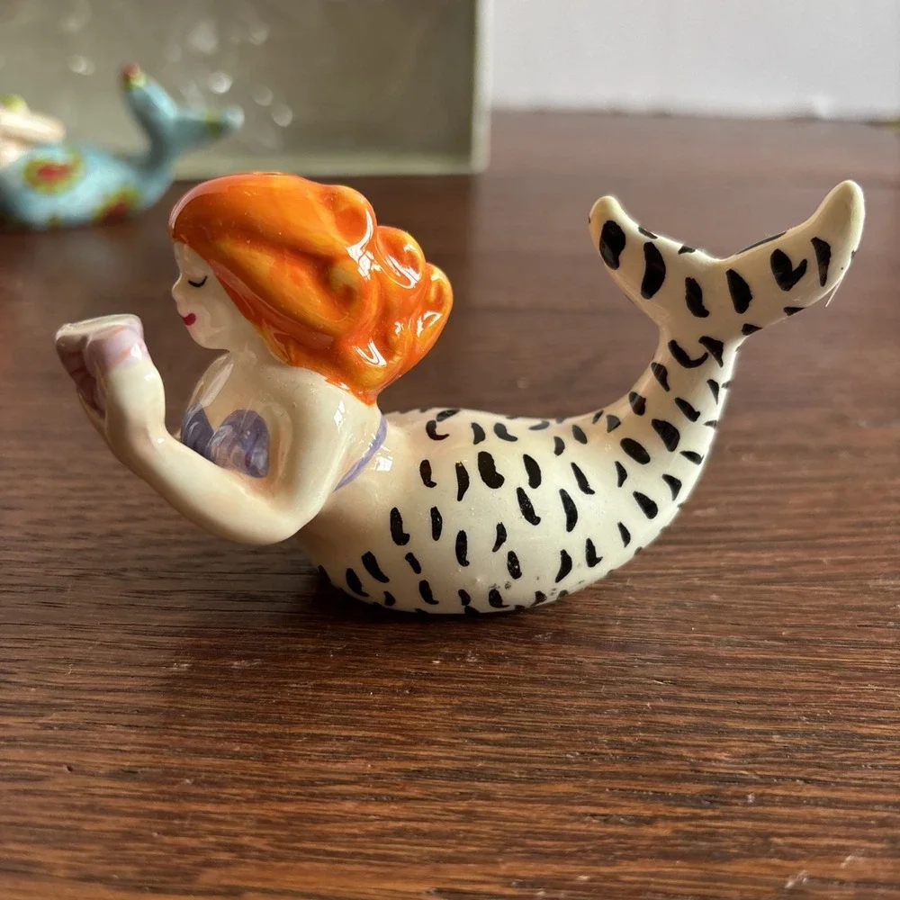 Cape‎ Shore Orange-Hair Mermaids 2007 Small Salt and Pepper Shakers Set (Flaw)